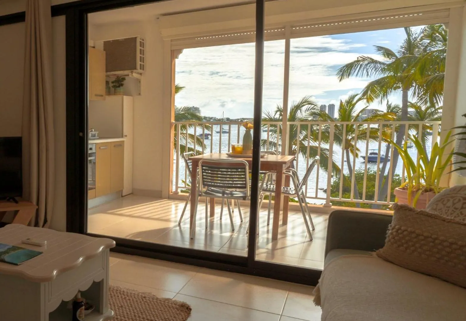 Superb Studio Lagoon View Baie Nettle Apartment